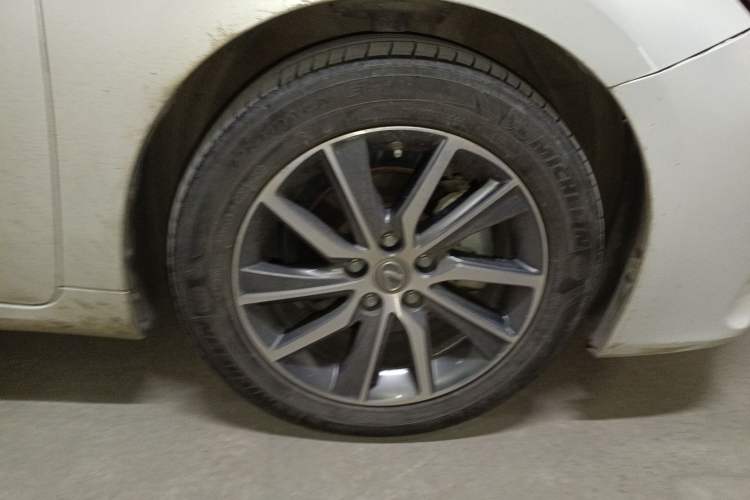 Used Lexus ES 2015 300h Luxury Edition
