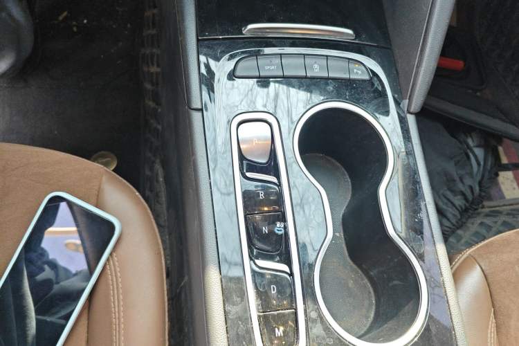 Used Buick Regal 2022 552T Smart Edition Gear Lever