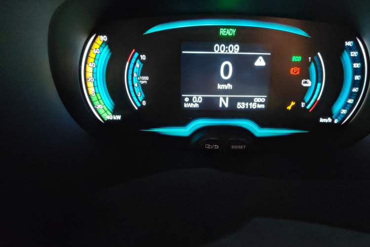 Used Chery QQ Little Ant 2022 Sweet Pink Edition Half-Sugar Version Lithium Iron Phosphate 29.2 kWh 30 kW 301 km