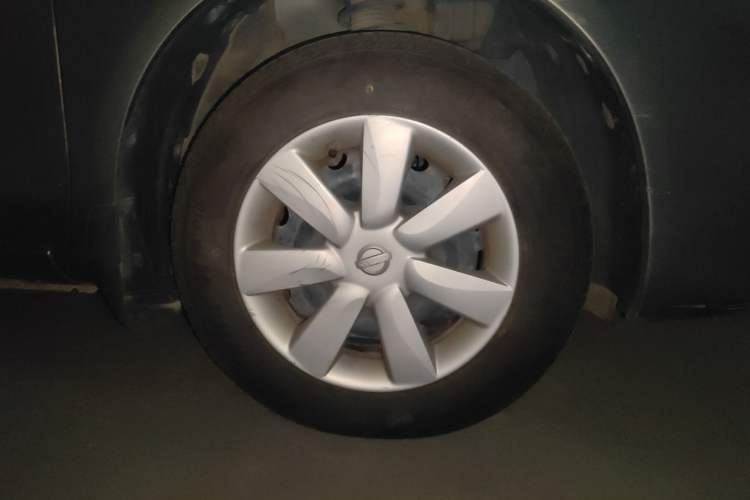 Used Nissan Sunny 2015 1.5XE CVT Comfort Edition Right Front Wheel Hub