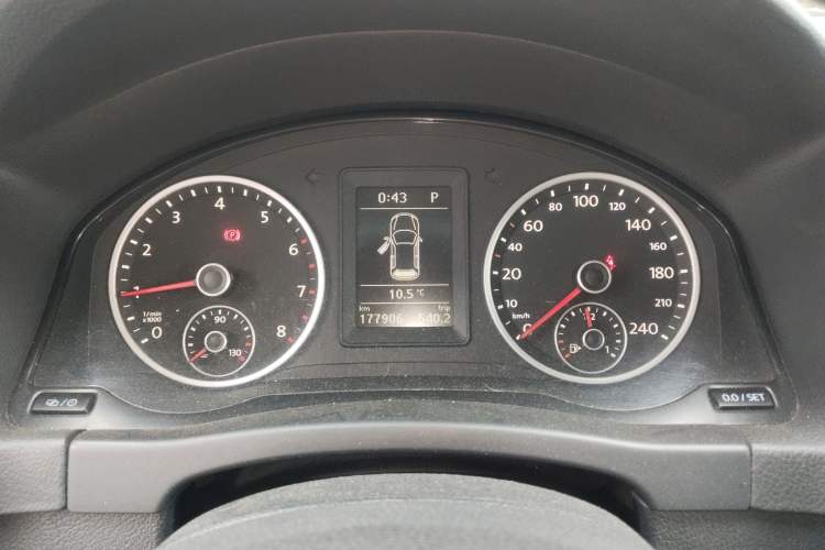 Used Volkswagen Tiguan 2015 1.8TSI Automatic Two-Wheel Drive Comfort Edition Instrument Cluster