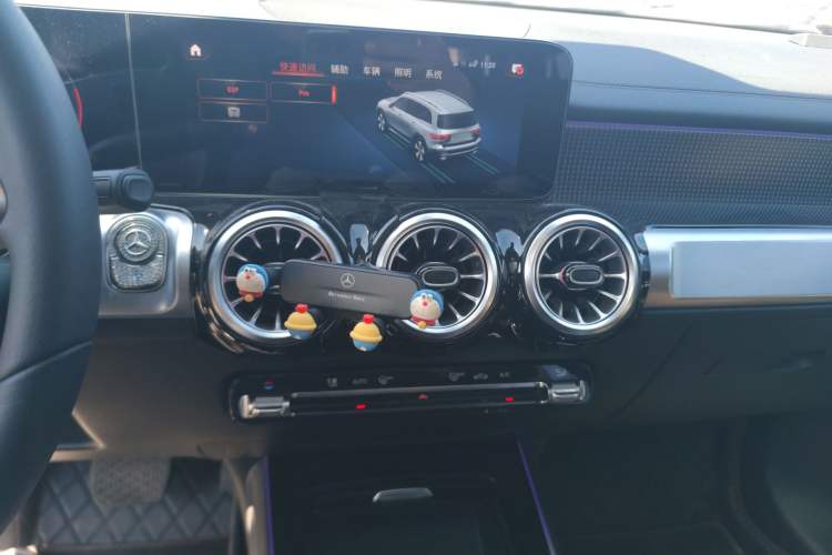 Used Mercedes-Benz GLB 2022 GLB 200 Dynamic Edition Audio And AC Panel