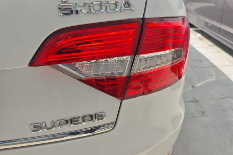 Used Skoda Superb 2013 1.8TSI Automatic Yashi Edition
