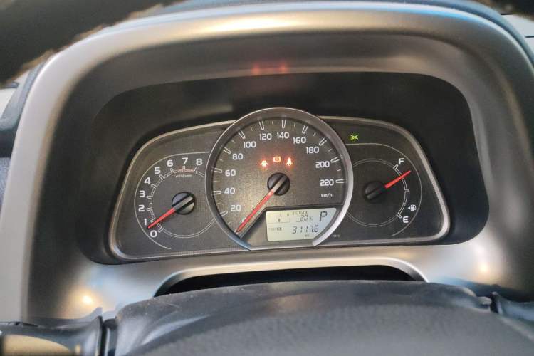Used Toyota RAV4 2015 2.0L CVT Two-Wheel Drive Fashion Edition Instrument Cluster