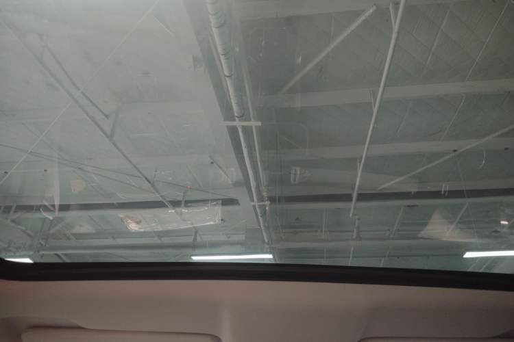 Used Land Rover Range Evoque 2018 240 PS SE Smart Brilliance Edition Headliner