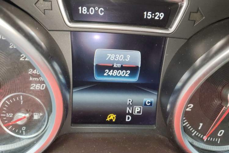 Used Mercedes-Benz GLE-Class 2016 GLE 320 4MATIC Dynamic Edition Odometer Close Up