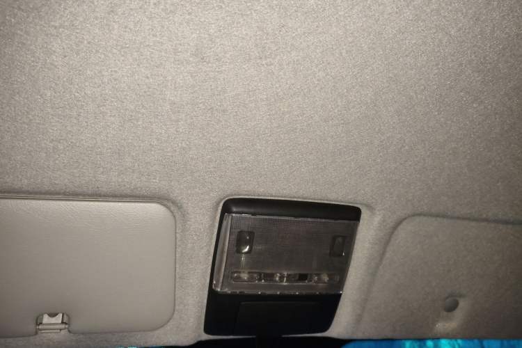 Used Jinbei Hiace X30 2020 1.5L Van Super-Enjoyment Model China VI Standard SWC15M
