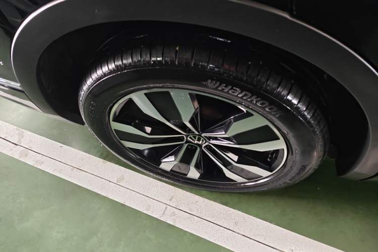 Used Volkswagen Tiguan L 2023 330TSI Automatic Two-Wheel Drive R-Line Enjoyment Edition
