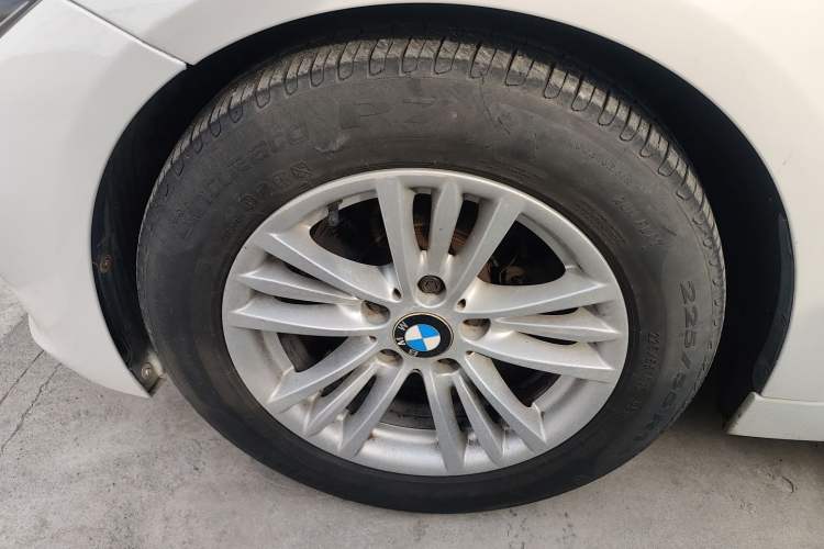 Used BMW 3 Series 2015 320Li Luxury Edition Fashion Model
