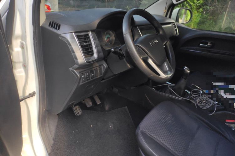 Used Jinbei Gold Hiace 2021 2.0L Passenger Vehicle Engineering Lion 7 Seats
