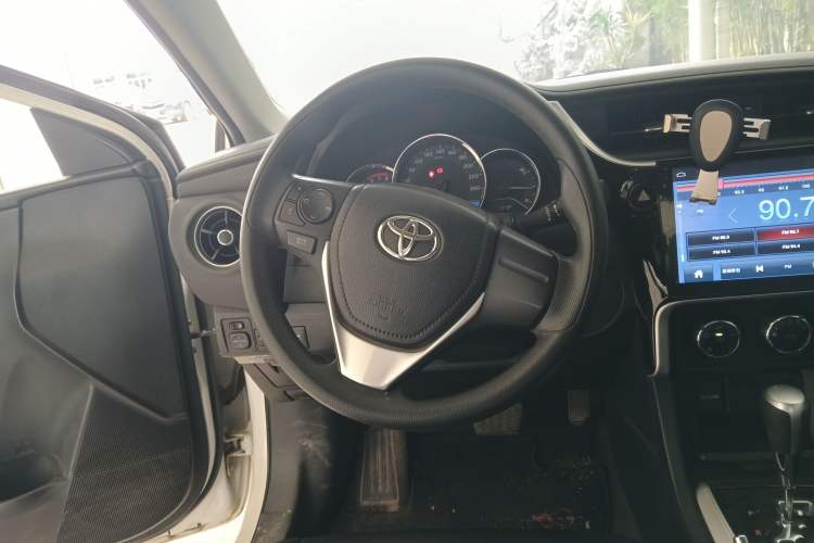 Used Toyota Corolla 2017 Revised Version 1.2T S-CVT GL Steering Wheel