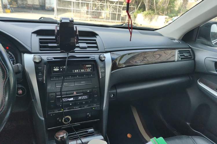 Used Toyota Camry 2015 2.0G Premier Edition Audio And AC Panel