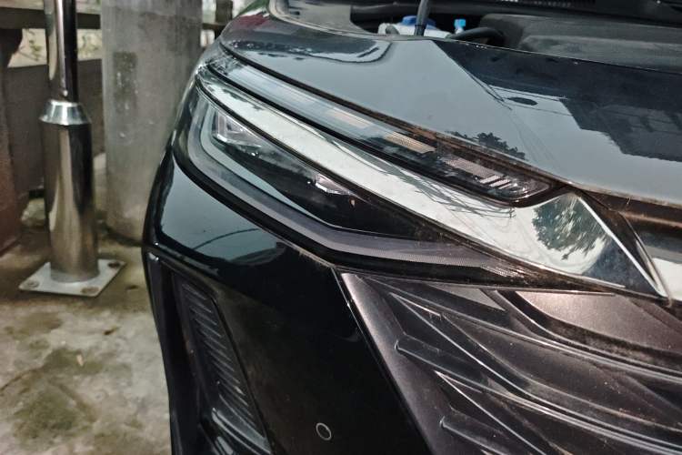 Used Chery Arrizo 8 2024 High-Performance Edition 2.0T DCT Powerfully Tuned Right Front Headlight