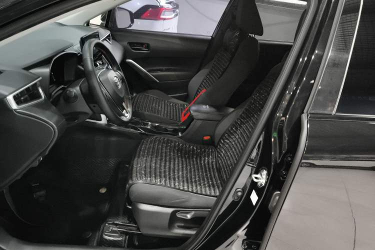 Used Toyota FRONTLANDER 2023 2.0L CVT Elite Edition
