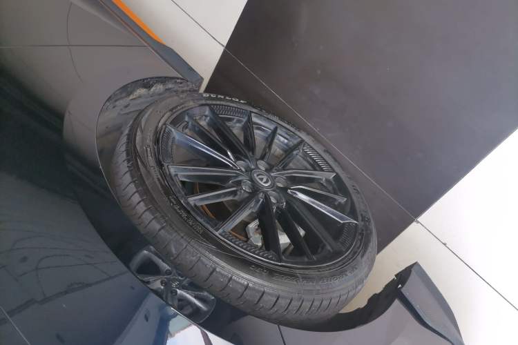 Used CHANGAN UNI-V 2024 1.5T Prestige Sport Edition Exterior 4