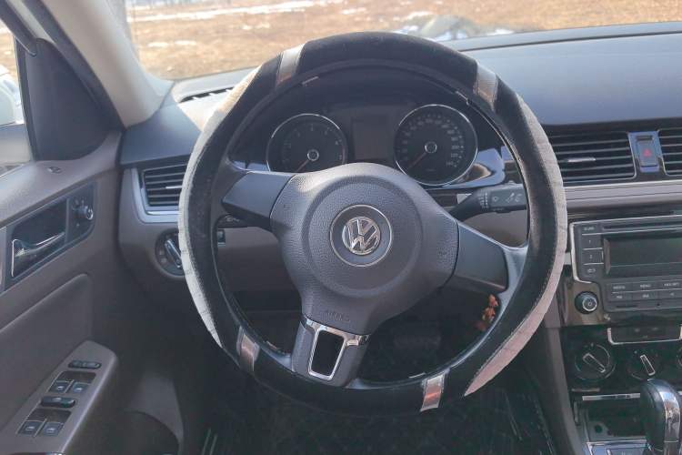 Used Volkswagen Bora 2015 Qihui Edition 1.6L Automatic Fashion Model
