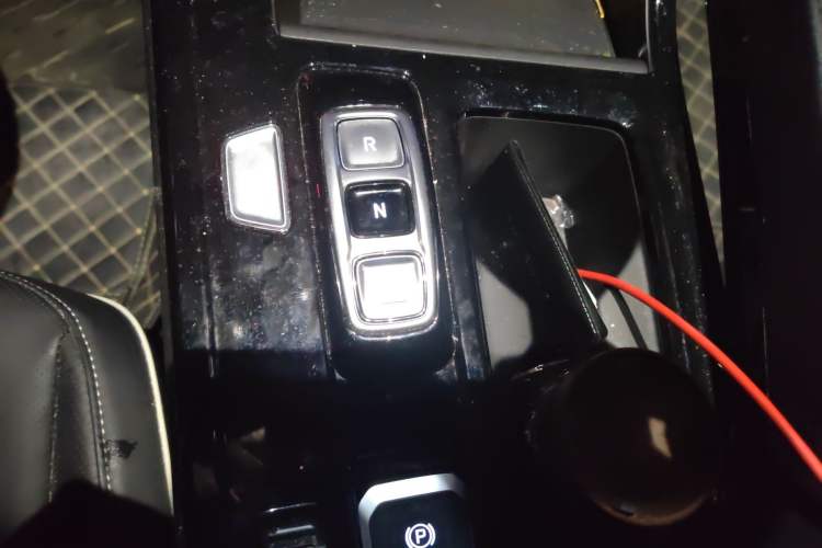 Used Hyundai Custo 2024 270TGDi LUX Prestige Edition Gear Lever