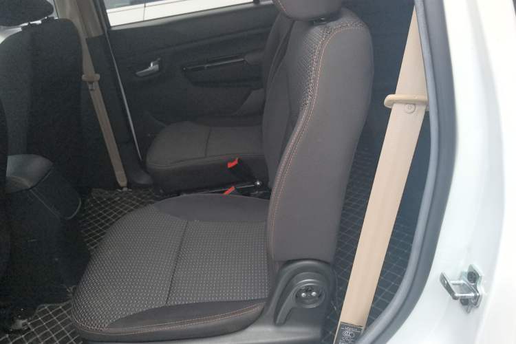 Used SWM X2 2021 1.5L Manual Business Version 7 Seats
