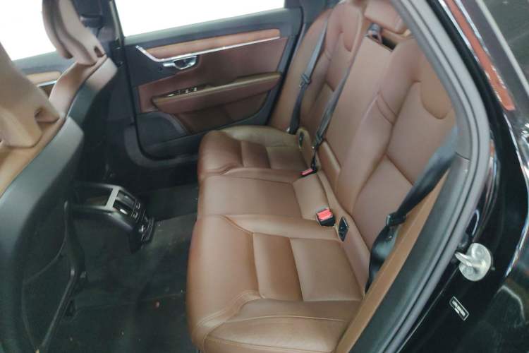 Used Volvo S90 2024 B5 Zhiyi Luxury Edition