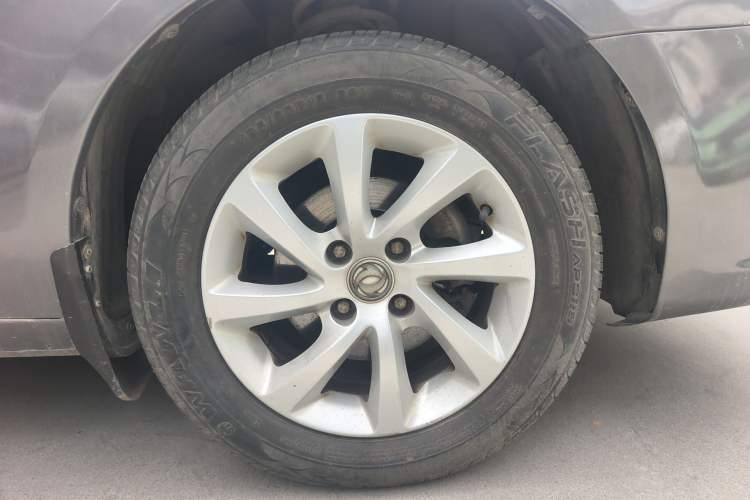 Used Dongfeng Aeolus S30 2013 1.6L Manual Dual-Fuel CNG Model