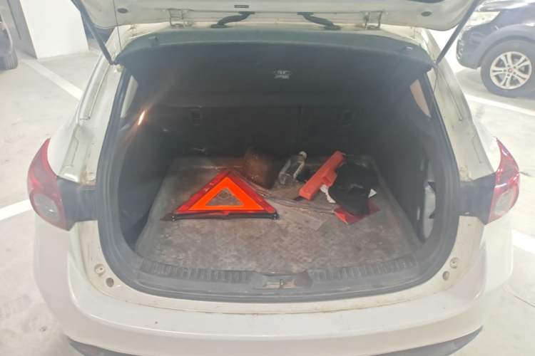 Used Mazda 3 Axela 2014 Hatchback 1.5L Manual Comfort Model
