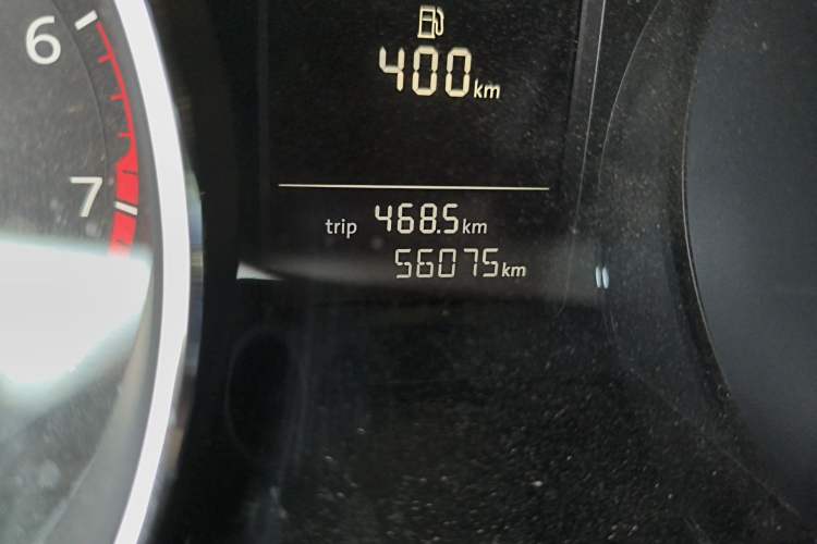 Used Volkswagen Sagitar 2015 230TSI Automatic Comfort Version Odometer Close Up