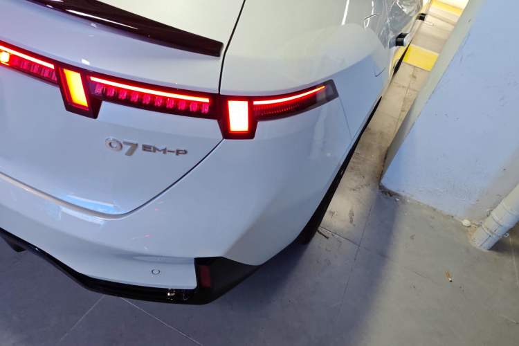 Used Lynk & Co 07 2024 EM-P 126 Long-Range Halo