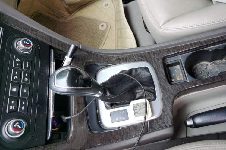 Used Ford Mondeo 2011 2.0L GTDi 200 Fashion Edition Gear Lever