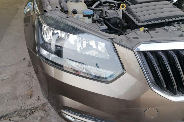 Used Skoda Yeti 2017 1.6L Manual Front-Wheel-Drive Version
