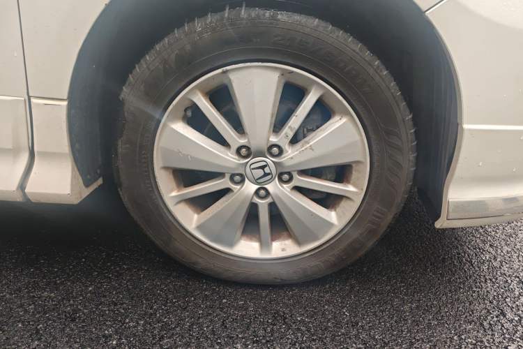 Used Honda Elysion 2012 2.4L VTi Luxury Navigation Edition Right Front Wheel Hub