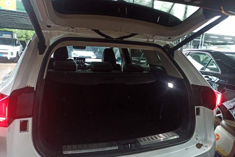 Used Wey VV6 2018 2.0T Four-Wheel Drive Flagship Version China V Standard
