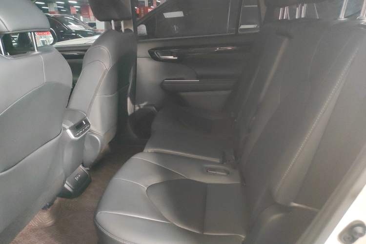 Used Toyota Highlander 2022 Dual-Engine 2.5L Four-Wheel Drive Prestige Version 7 Seats