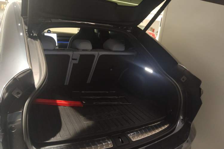 Used Nio EC6 2023 75 kWh Trunk