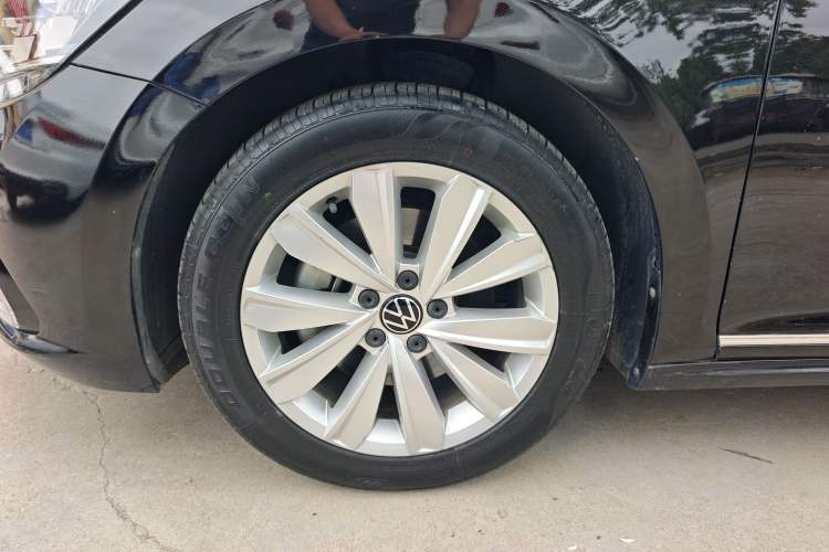 Used Volkswagen Passat 2021 330TSI Elite Edition Left Front Wheel Hub