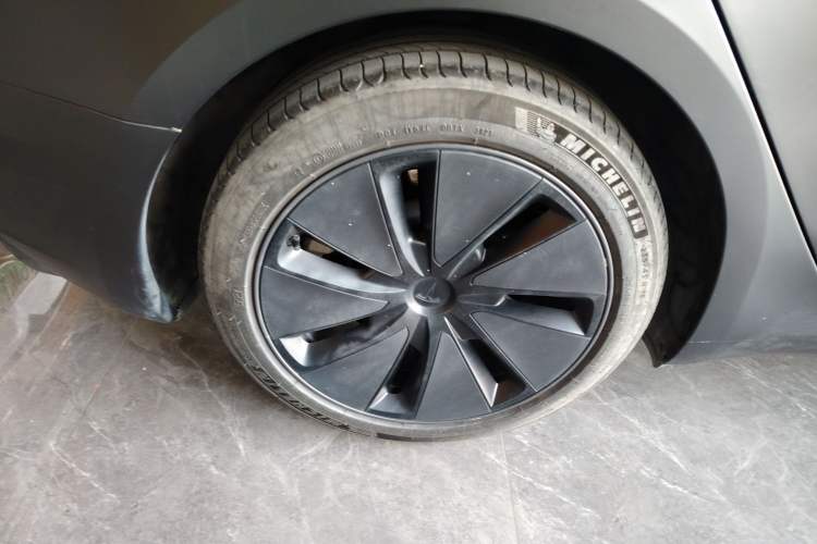 Used Tesla Model 3 2023 Long-Range All-Wheel-Drive Version