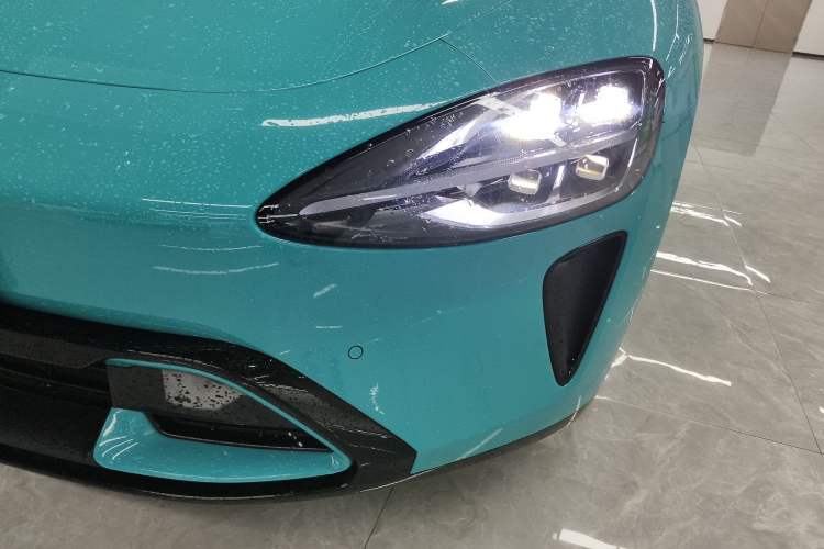 Used Xiaomi Auto SU7 2024 Four-Wheel Drive Ultra-Long Range Advanced Intelligent Driving Max Edition Left Front Headlight