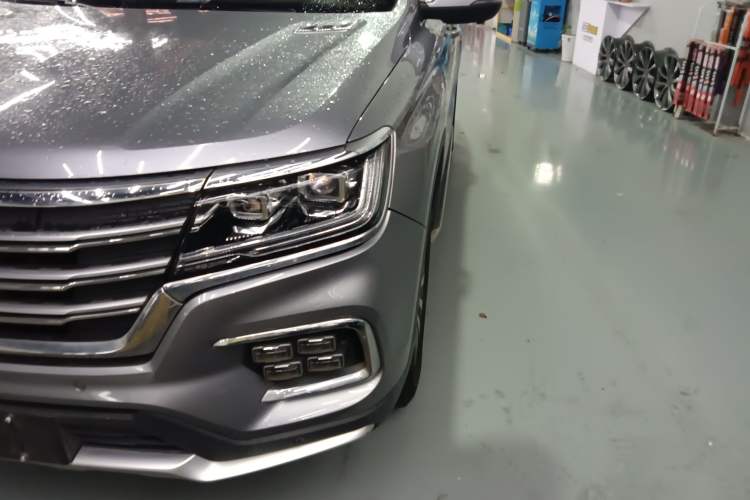 Used Roewe RX8 2018 30T Smart Connectivity Four-Wheel Drive Flagship Edition
