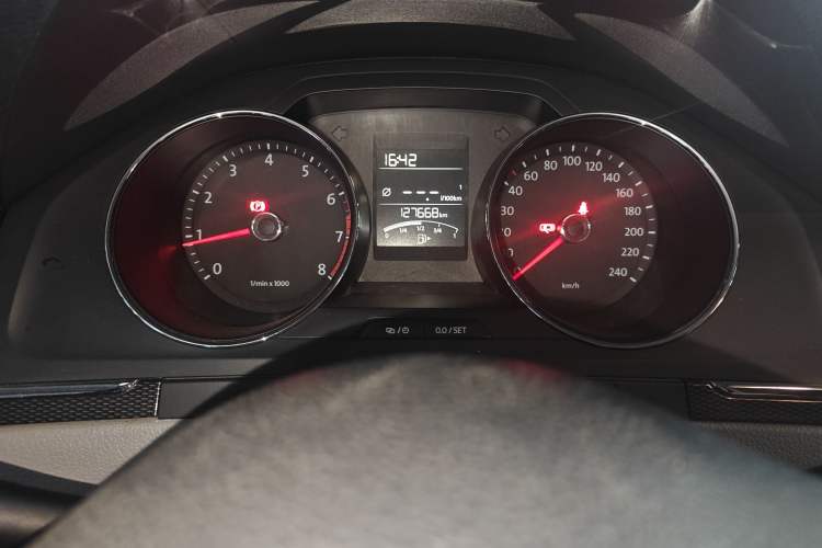 Used Volkswagen Bora 2013 1.6L Manual Fashion Edition Instrument Cluster