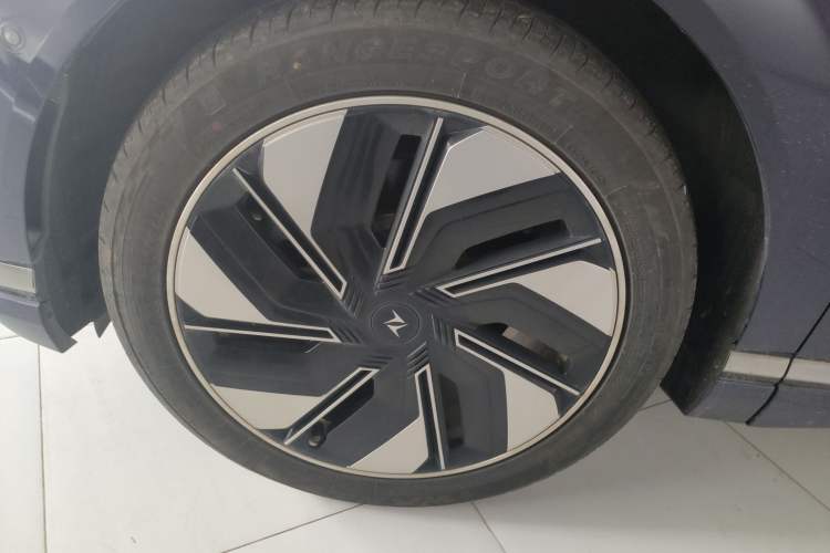 Used Dongfeng eπ eπ008 2024 636Max All-Electric Version 6 Seats