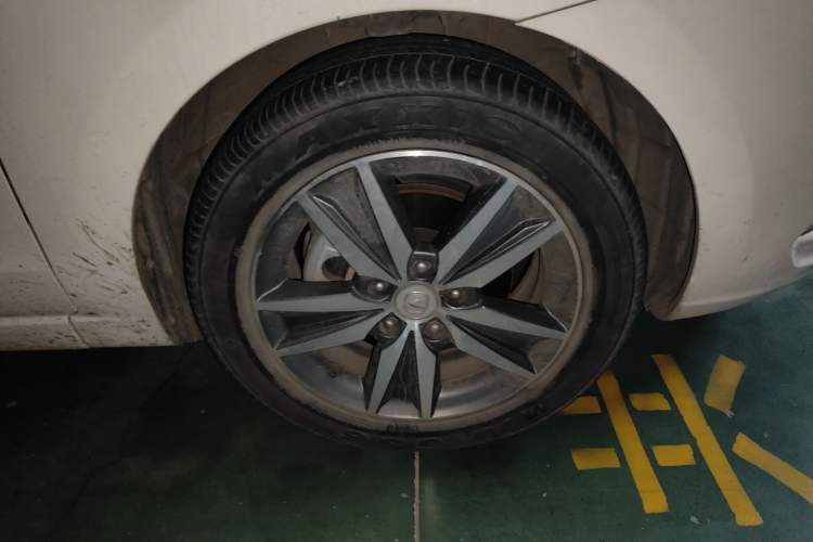 Used CHANGAN Eado 2015 1.6L Manual Luxury Model China IV Standard Right Front Wheel Hub