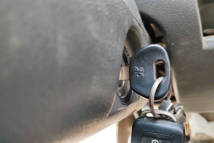 Used BAIC Weiwang 306 2011 1.3L luxury version 8 seats
