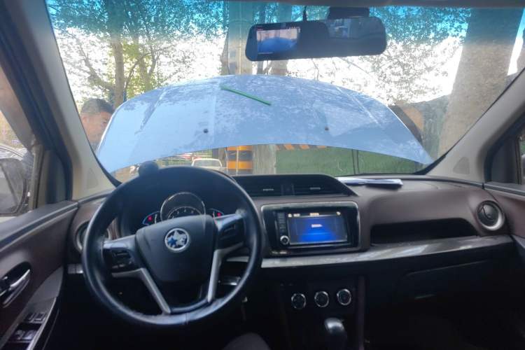 Used Venucia M50V 2017 1.6L XL CVT Luxury Edition
