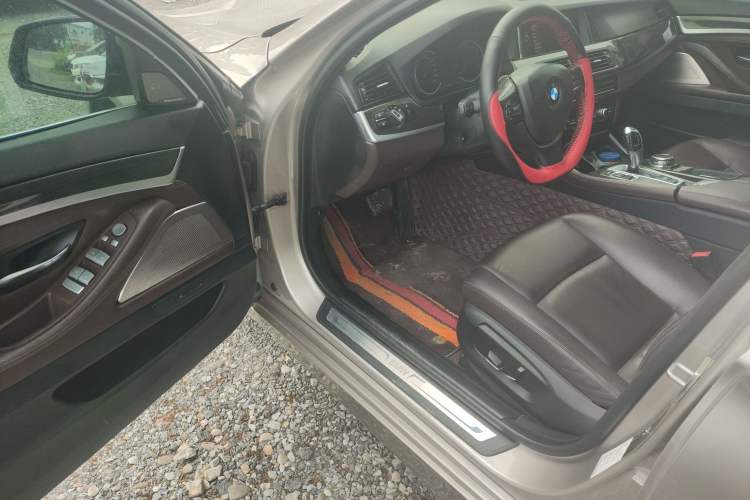 Used BMW 5 Series 2017 525Li Luxury Design Package Driver Seat