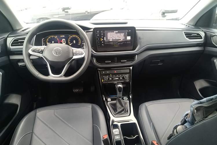 Used Volkswagen Tharu 2025 NewRui 300TSI Prestige Edition
