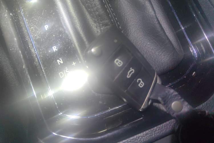 Used Volkswagen Touran 2016 Volkswagen Touran L 330TSI DSG Luxury Edition Interior 1