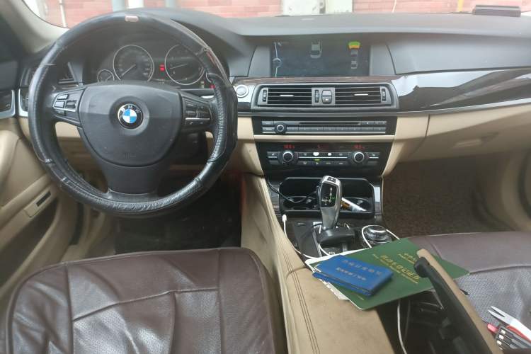 Used BMW 5 Series 2011 523Li Luxury Model
