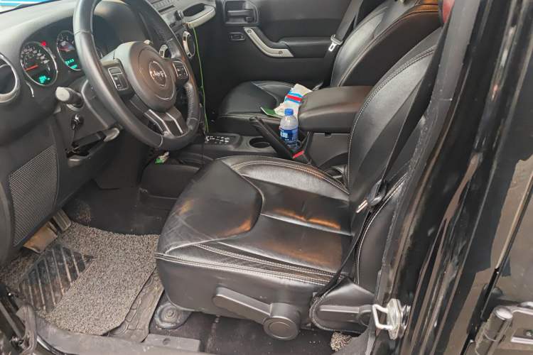 Used Jeep Wrangler 2013 3.6L Sahara Four-Door Edition
