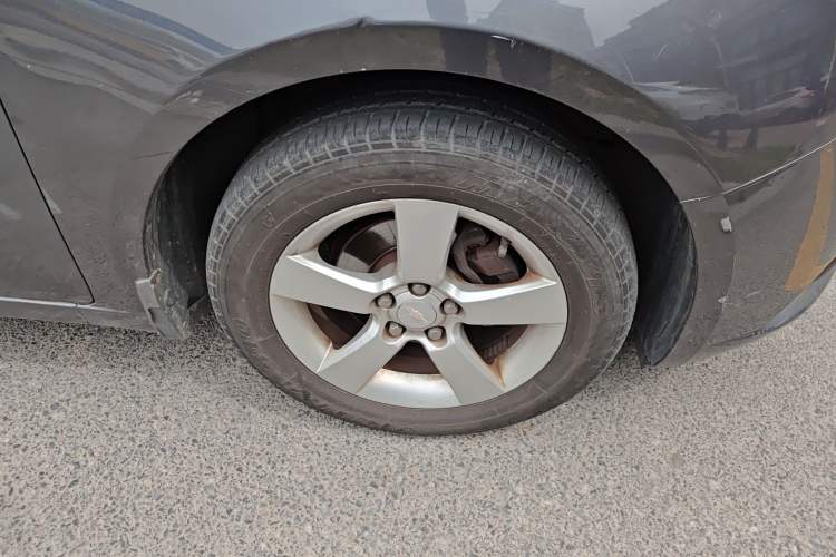 Used Chevrolet Cruze 2013 1.6L SE MT Right Front Wheel Hub