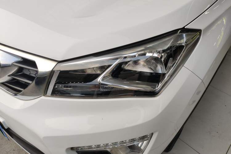 Used CHANGAN CS15 2016 1.5L Manual Luxury Edition Left Front Headlight