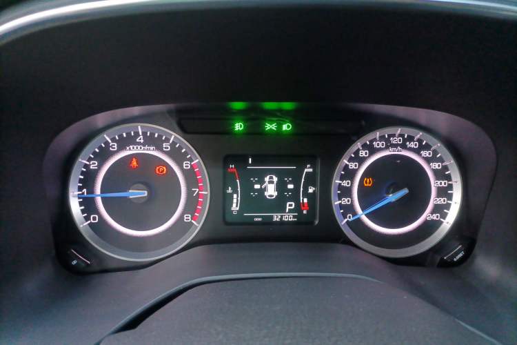 Used Sinotruk VGV U70 2020 1.5T Automatic Smart Luxury 7-Seater Instrument Cluster